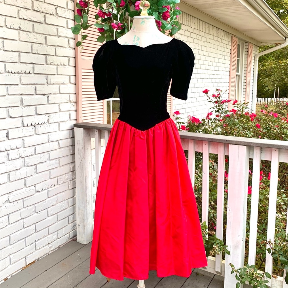 VTG 80s Gunne Sax black red velvet tea length puffy christmas party dress S/M